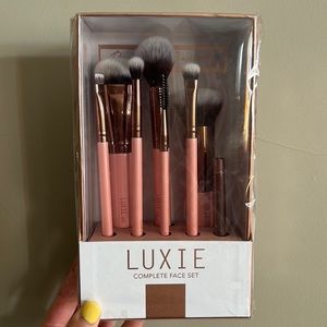 Luxie rose gold complete face set (unopened in original packaging)